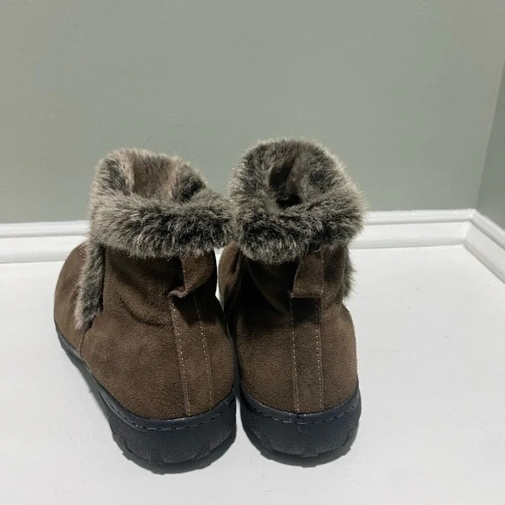All Weather Brown Faux Suede/Fur Ankle Boots by Khombu-size 7